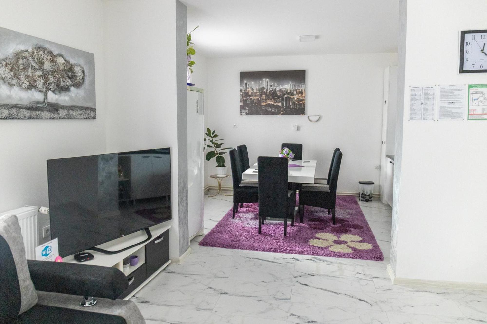 Appartement Apartman Albijanic à Sremska Kamenica Extérieur photo